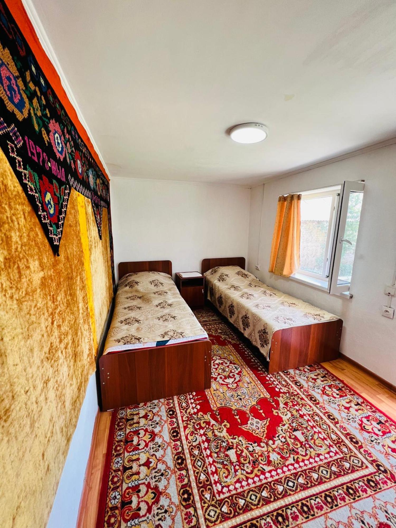 Toktogul Guest House Kagan מראה חיצוני תמונה