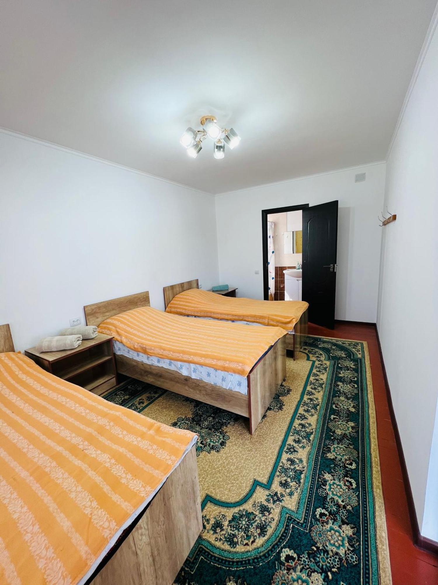 Toktogul Guest House Kagan מראה חיצוני תמונה